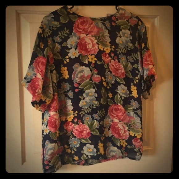 Tops - Vintage floral top